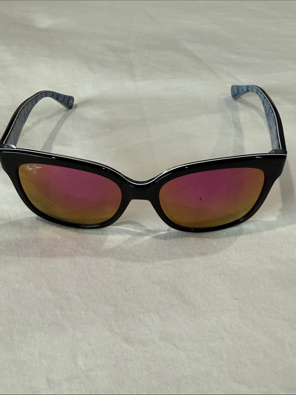 Maui Jim Black Frame Sunglasses with Pink-Orange Mirrored Lenses - Picture 4 of 4